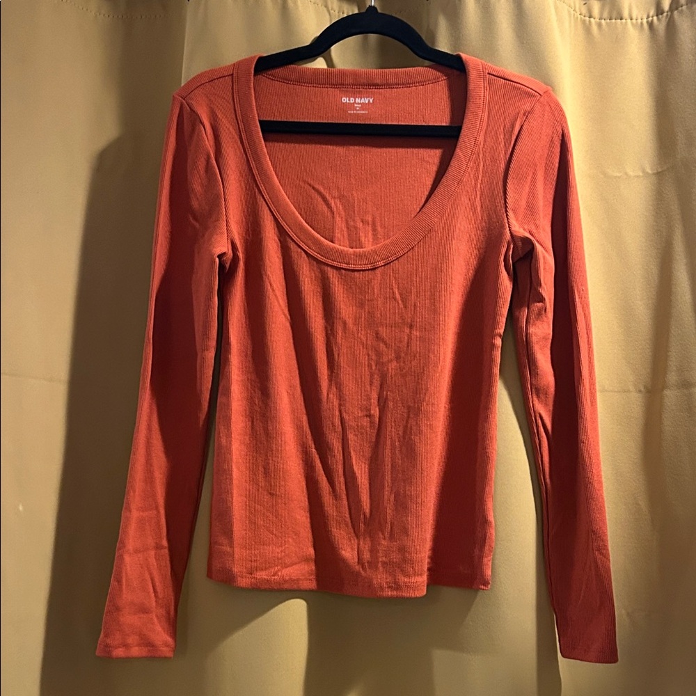 Old Navy Long Sleeve Scoop Neck Top in Coral Orange